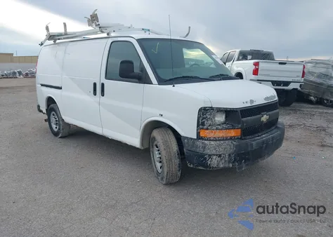 2012 Chevrolet Express 2500 Work Van z USA, uszkodzony, nr VIN 1GCWGFCA1C1165566